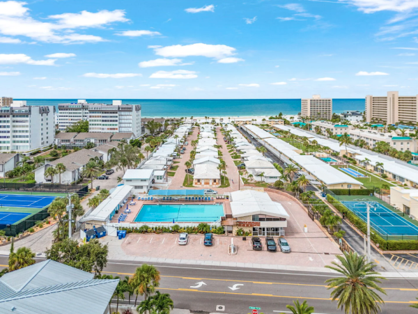 Beachside Vacation Retreat - Great Amenities